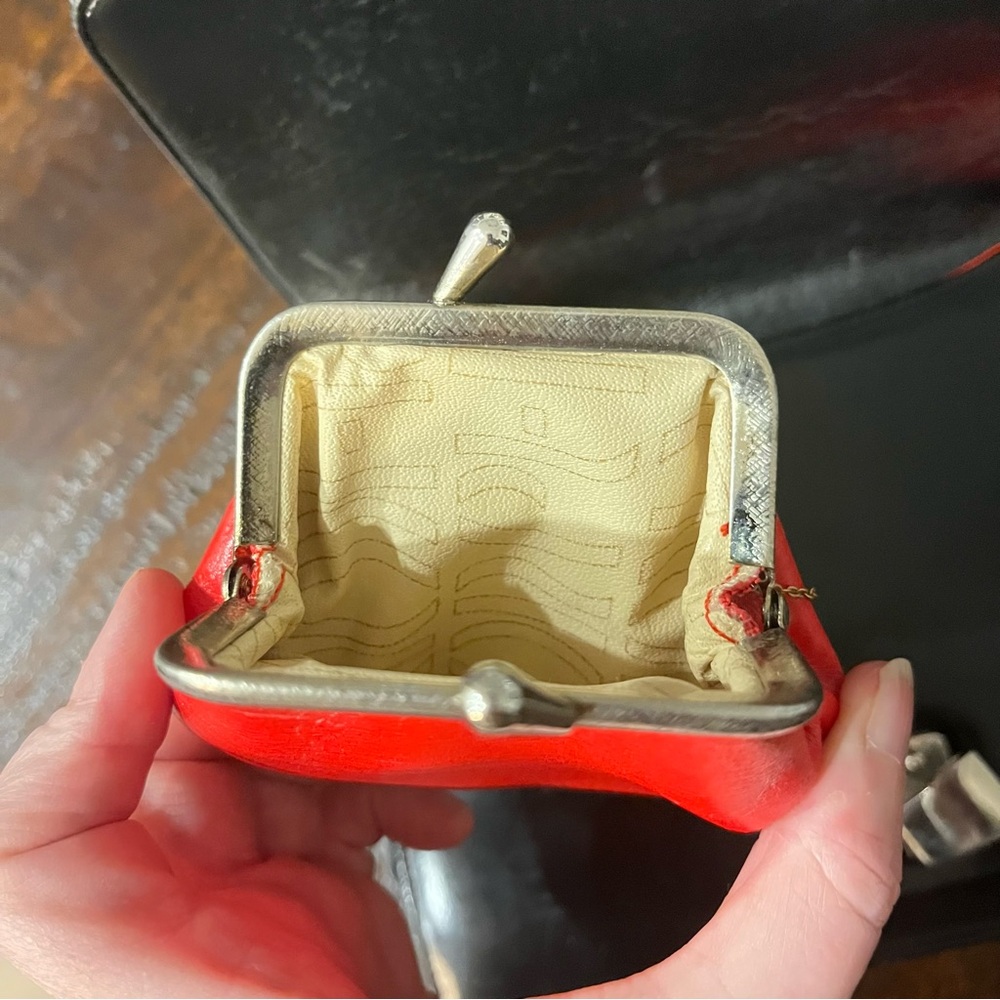 Koret Chic Black Leather Shoulder Bag with Red Inside and Gold Accents - Picture 6 of 10